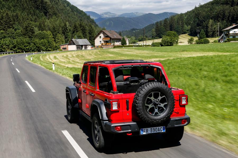  Jeep Wrangler Unlimited Rubicon (JL) 2018 года  (EU) (фото 15 из 46)